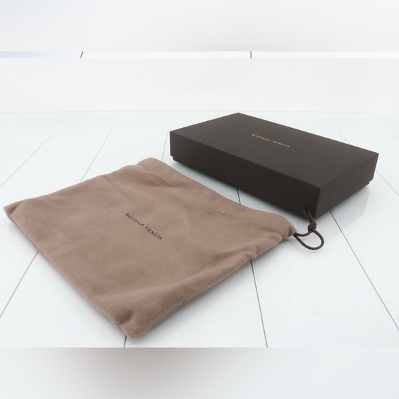 Authentic Bottega Veneta Zippy Wallet, a lovely wallet in excellent condition - Picture 14 of 15